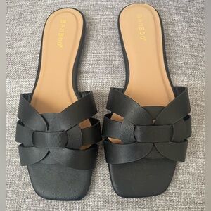 Miss Lola black sandals